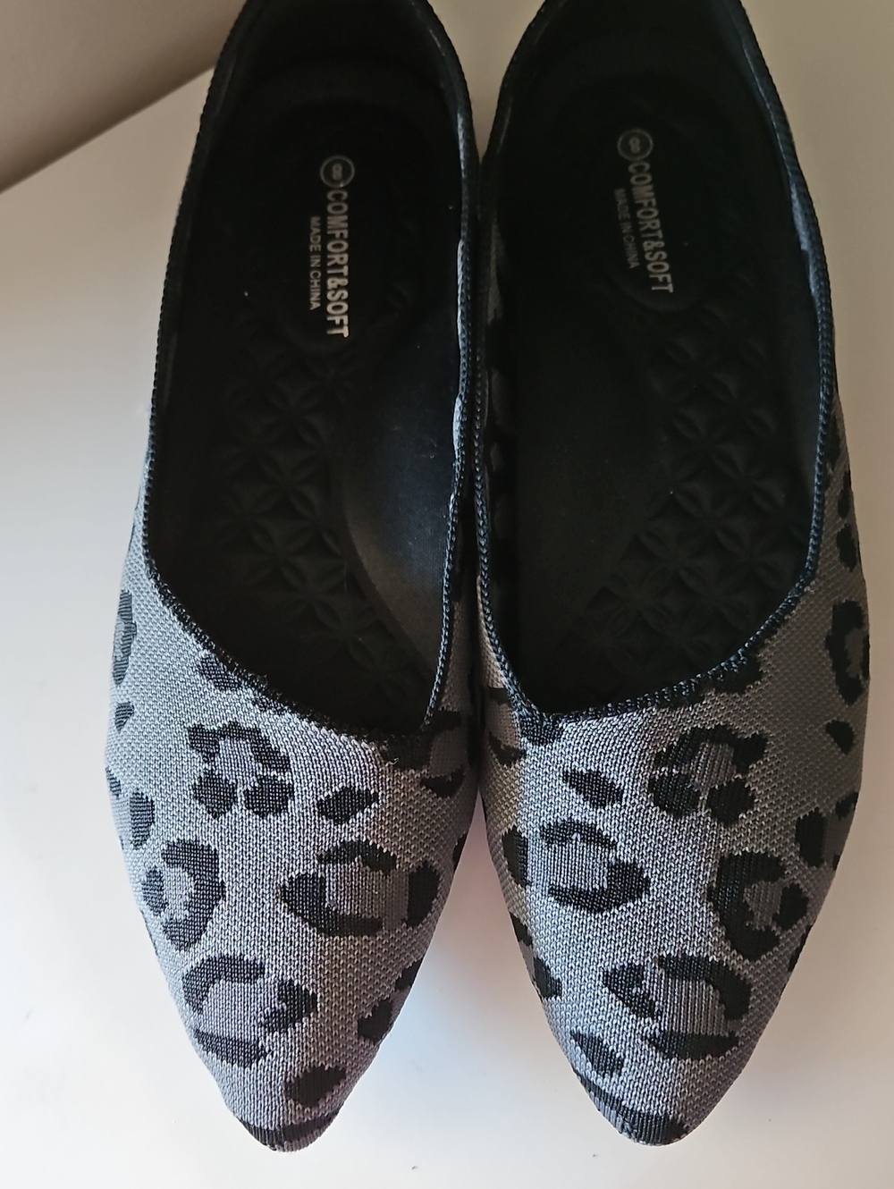 FRANK MULLY GRAY/BLACK LEOPARD PRINT POINTED TO MESG FLATS SZ 8